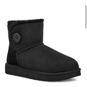 UGG mini Bailey button boot